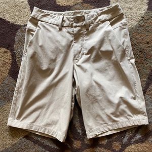 LULULEMON Men’s Khaki Shorts 30